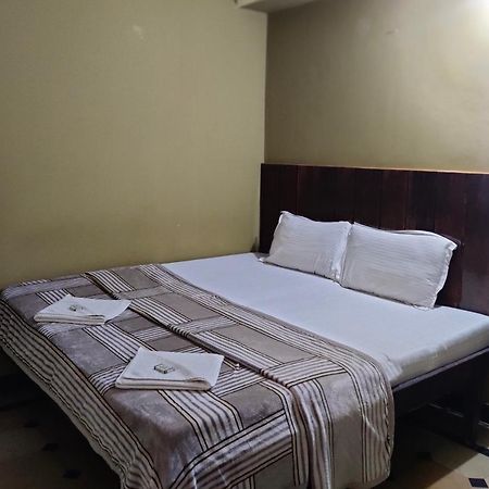 Hotel Caveri Comfort Inn 마디케리 외부 사진