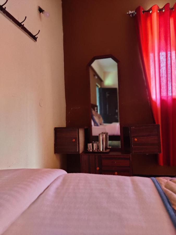 Hotel Caveri Comfort Inn 마디케리 외부 사진