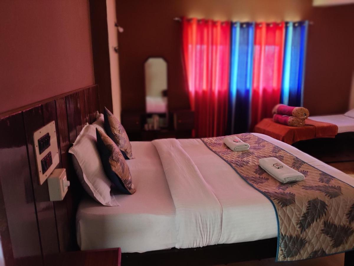 Hotel Caveri Comfort Inn 마디케리 외부 사진