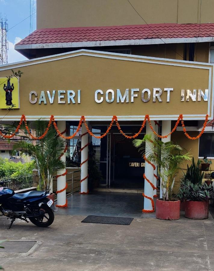 Hotel Caveri Comfort Inn 마디케리 외부 사진