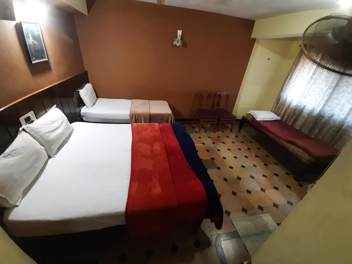 Hotel Caveri Comfort Inn 마디케리 외부 사진