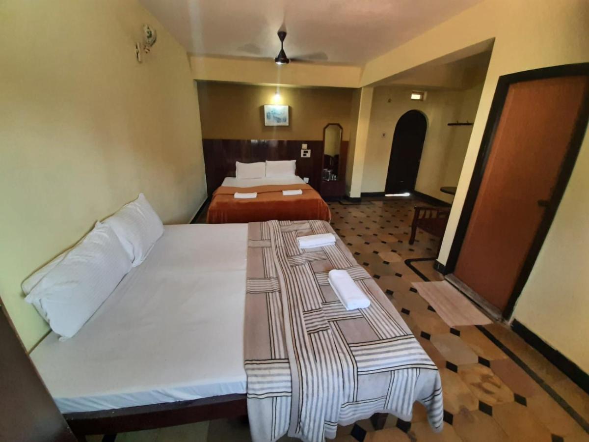 Hotel Caveri Comfort Inn 마디케리 외부 사진