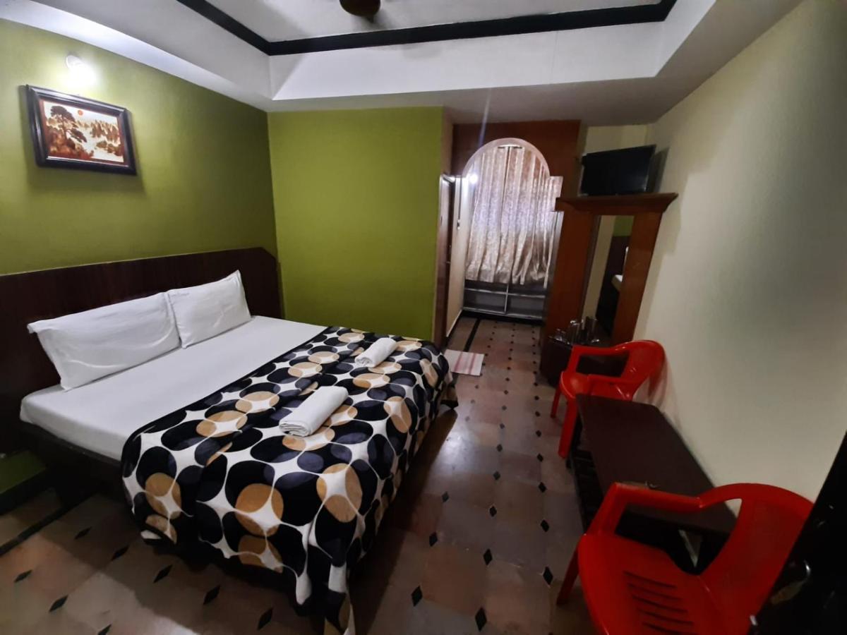 Hotel Caveri Comfort Inn 마디케리 외부 사진