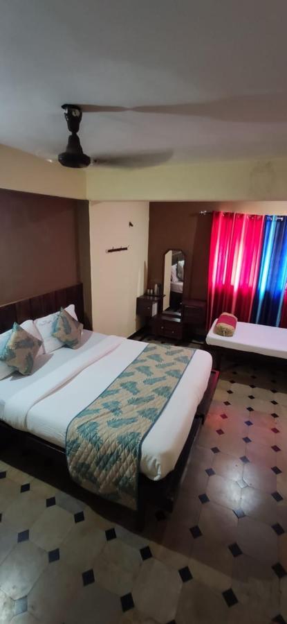 Hotel Caveri Comfort Inn 마디케리 외부 사진